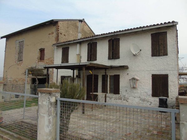 casa indipendente in vendita a Guastalla in zona San Rocco