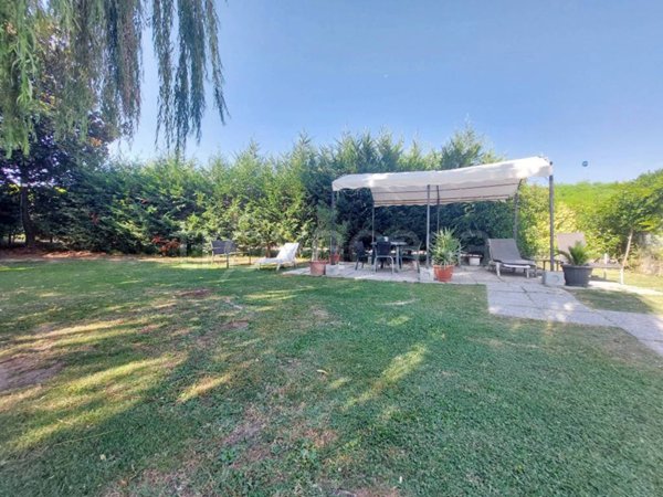 casa indipendente in vendita a Guastalla in zona San Rocco