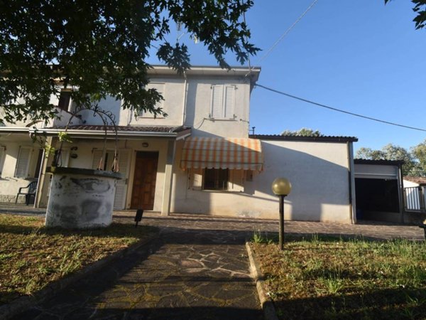 casa indipendente in vendita a Guastalla in zona Pieve