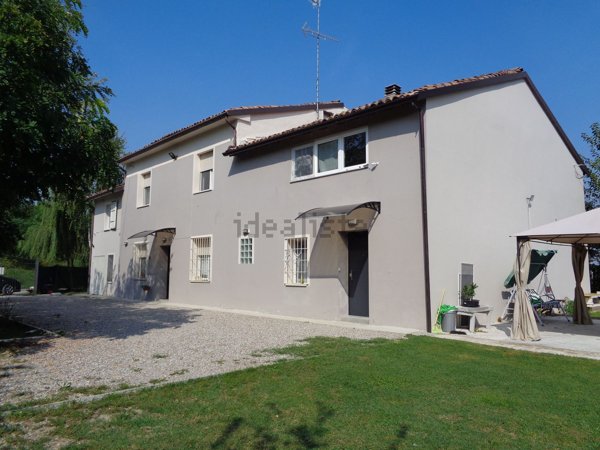casa indipendente in vendita a Guastalla