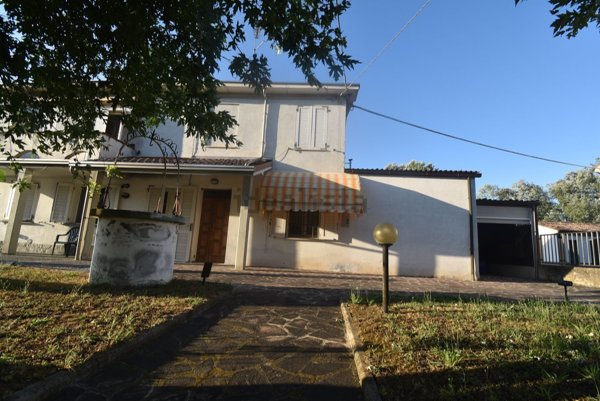 casa indipendente in vendita a Guastalla in zona Pieve