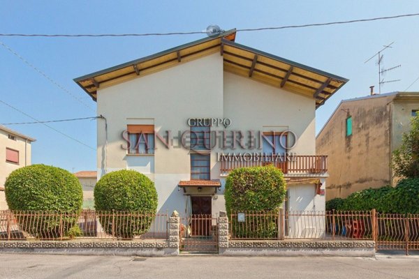 casa indipendente in vendita a Guastalla in zona Pieve