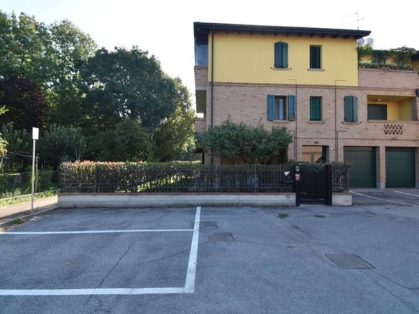 casa indipendente in vendita a Guastalla