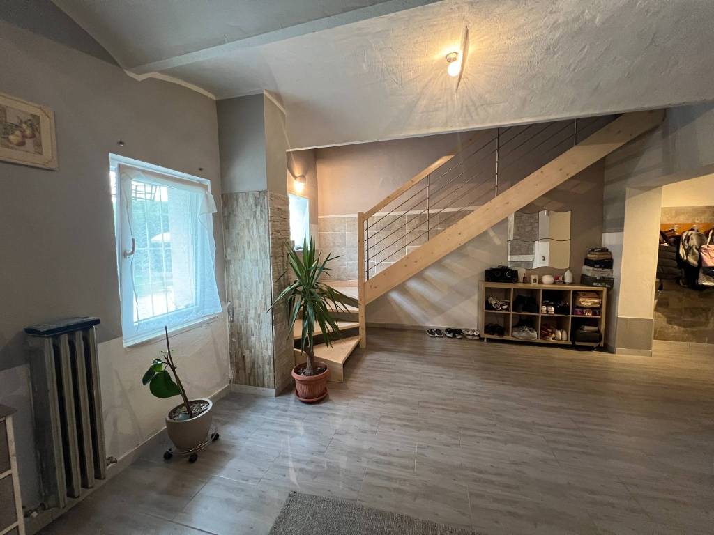 casa indipendente in vendita a Guastalla in zona San Rocco