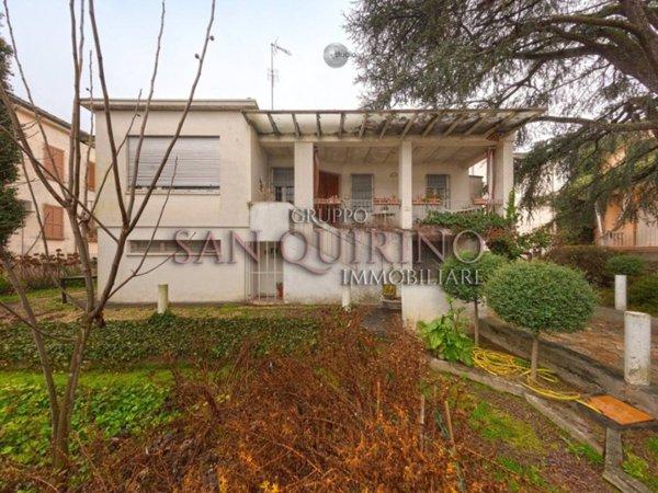 casa indipendente in vendita a Guastalla