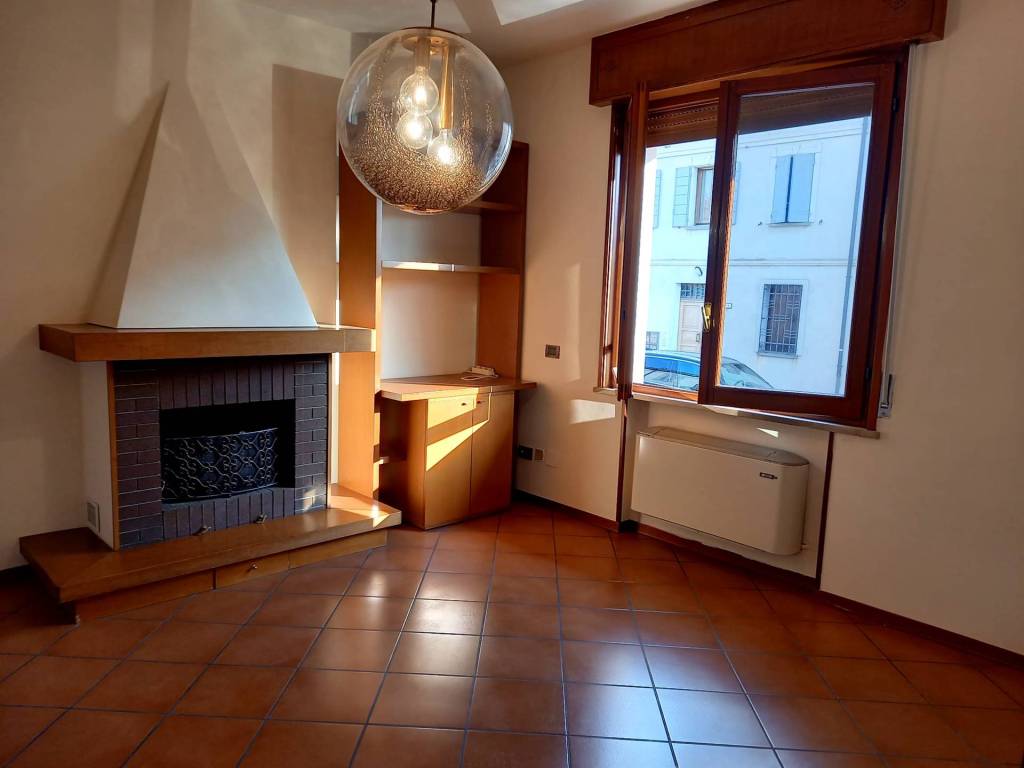 casa indipendente in vendita a Guastalla