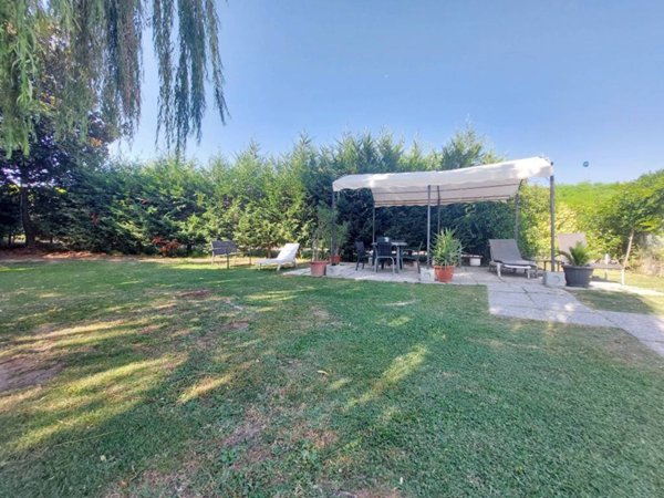 casa indipendente in vendita a Guastalla in zona San Rocco