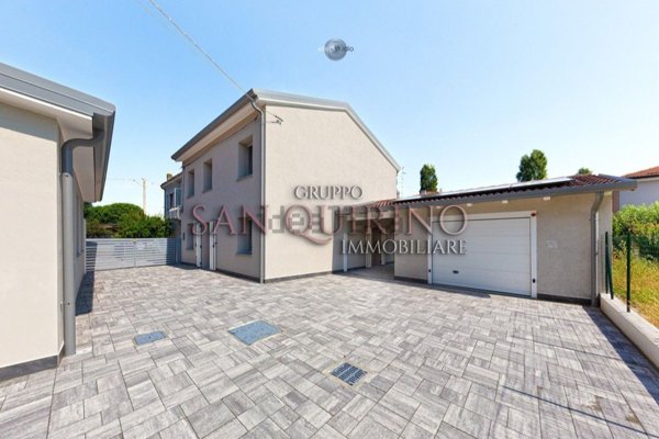 casa indipendente in vendita a Guastalla