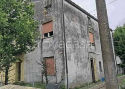 casa indipendente in vendita a Guastalla