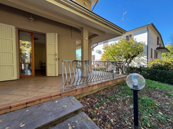 casa indipendente in vendita a Guastalla