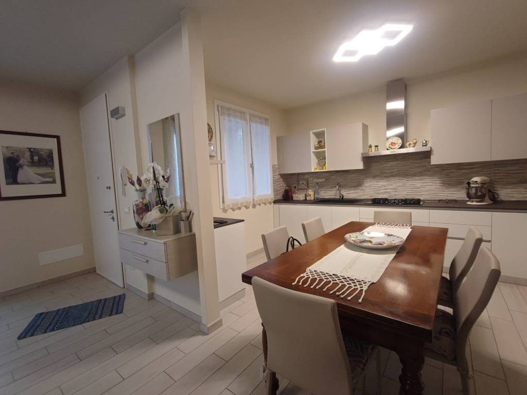 casa indipendente in vendita a Guastalla