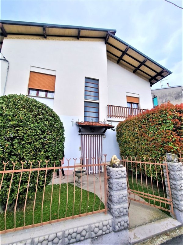 appartamento in vendita a Guastalla in zona Pieve