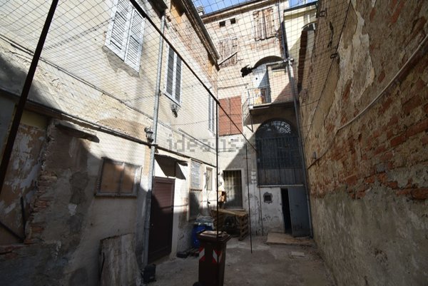 intera palazzina in vendita a Guastalla