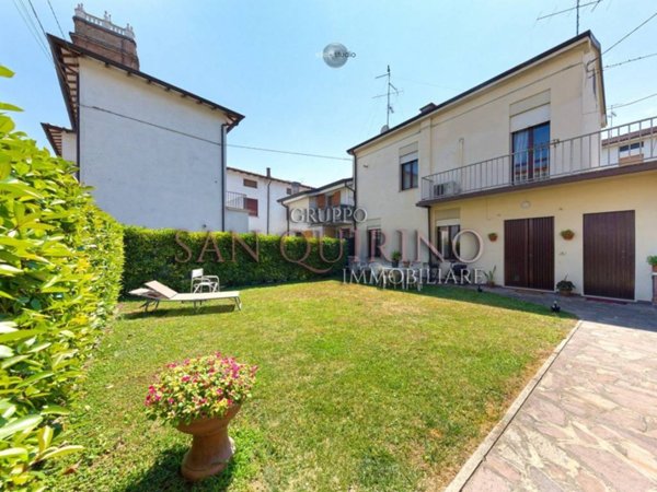 casa indipendente in vendita a Guastalla