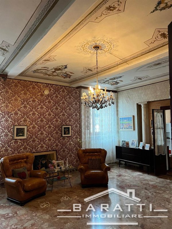 intera palazzina in vendita a Guastalla