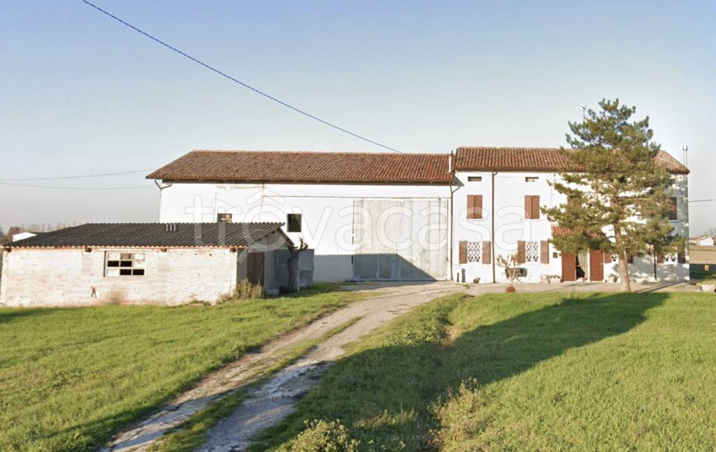 casa indipendente in vendita a Guastalla