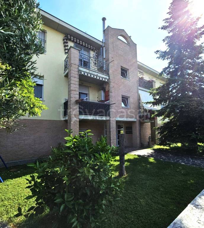 appartamento in vendita a Guastalla in zona San Girolamo