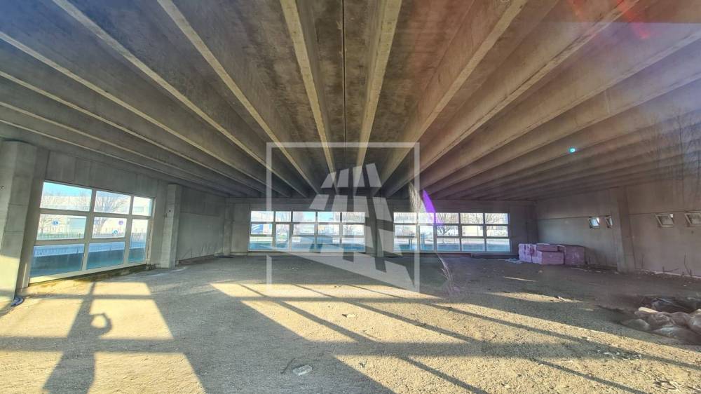 locale commerciale in vendita a Guastalla