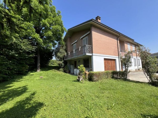 casa indipendente in vendita a Guastalla
