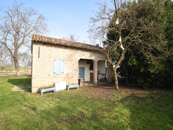 casa indipendente in vendita a Guastalla