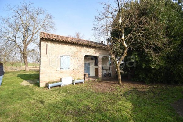 casa indipendente in vendita a Guastalla