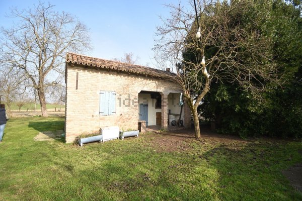 casa indipendente in vendita a Guastalla