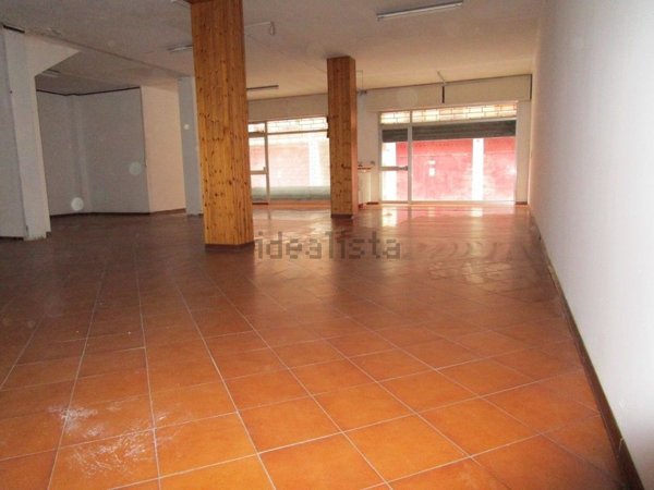 negozio in vendita a Guastalla