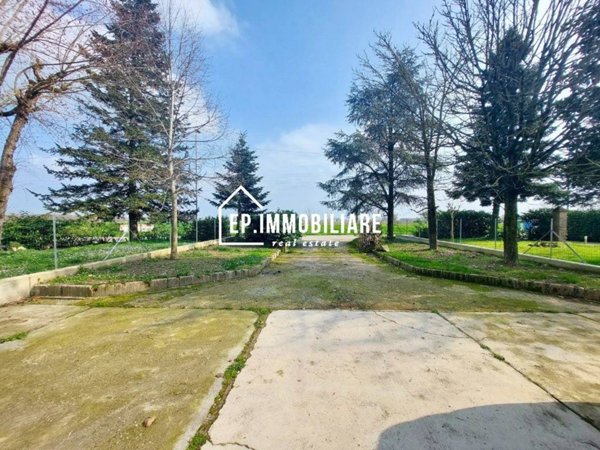 casa indipendente in vendita a Guastalla