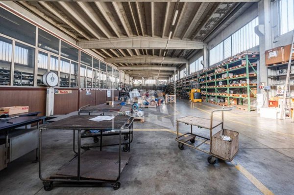 capannone in vendita a Guastalla