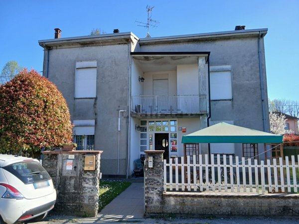 casa indipendente in vendita a Guastalla
