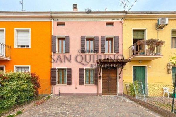 casa indipendente in vendita a Guastalla in zona San Giorgio