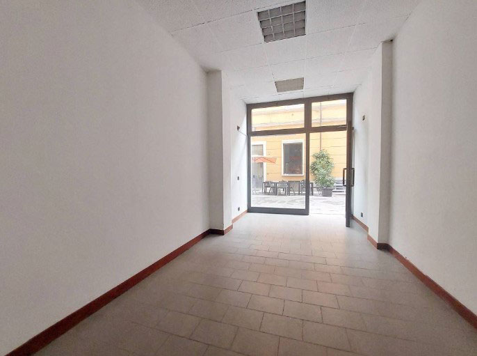 negozio in vendita a Guastalla