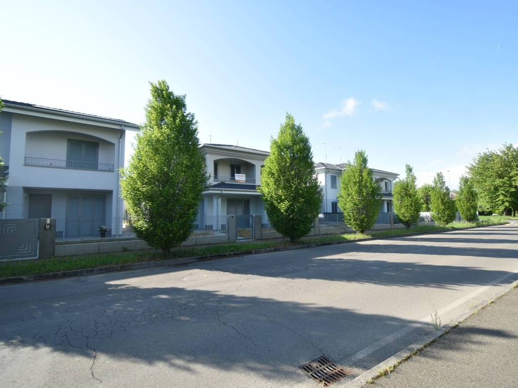 casa indipendente in vendita a Guastalla