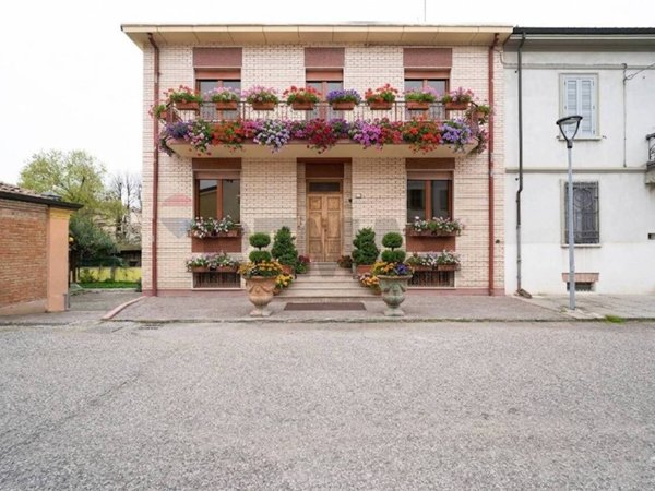 casa indipendente in vendita a Guastalla
