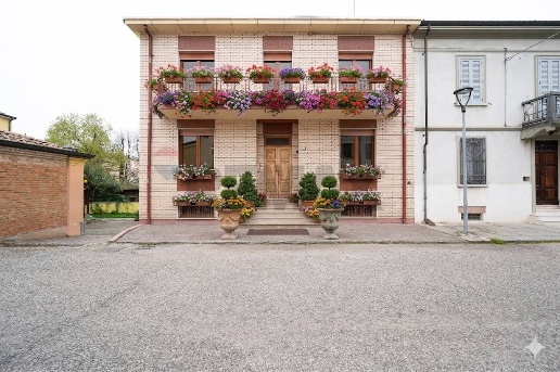 casa indipendente in vendita a Guastalla