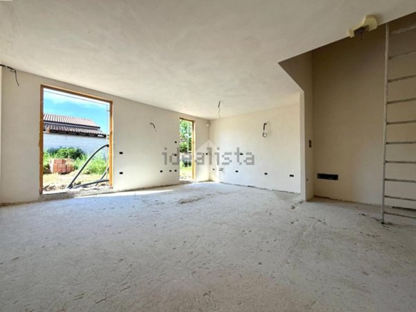 casa indipendente in vendita a Guastalla