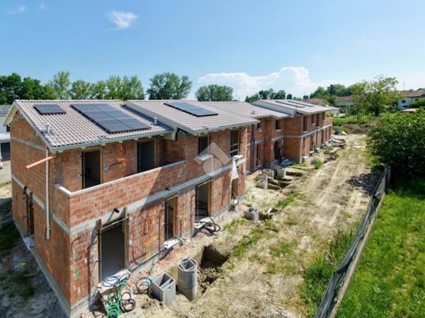 casa indipendente in vendita a Guastalla