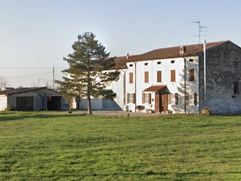 casa indipendente in vendita a Guastalla