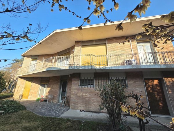 casa indipendente in vendita a Guastalla