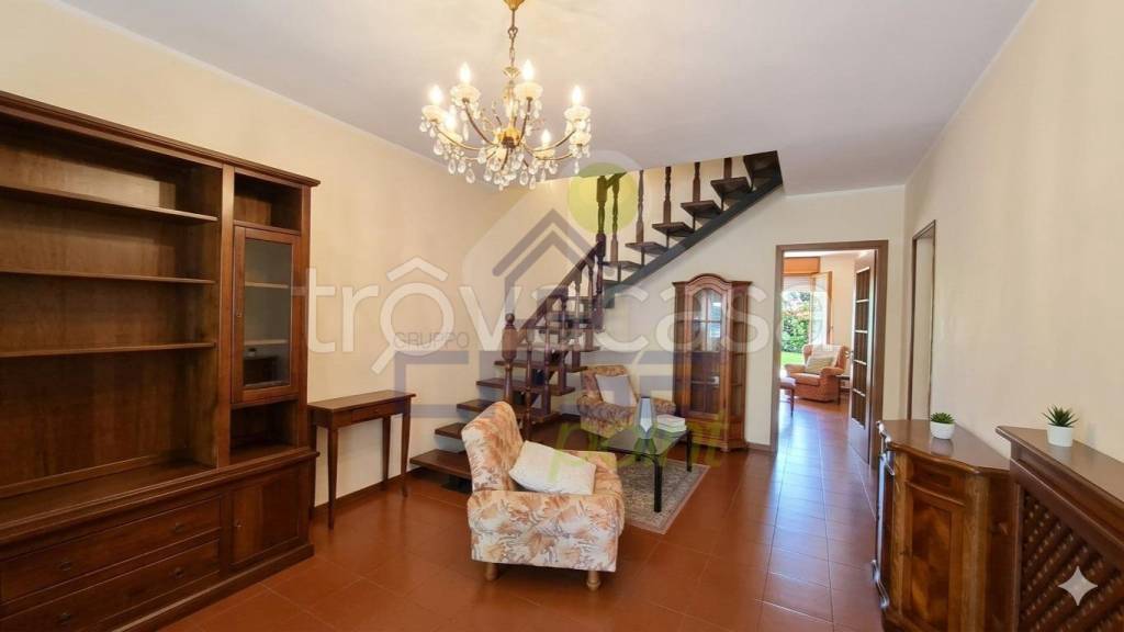 casa indipendente in vendita a Guastalla