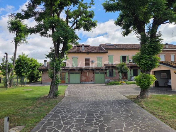 casa indipendente in vendita a Guastalla