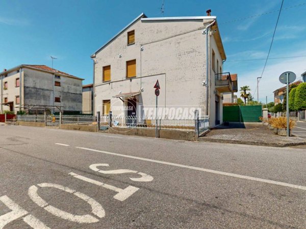 casa indipendente in vendita a Guastalla in zona Pieve