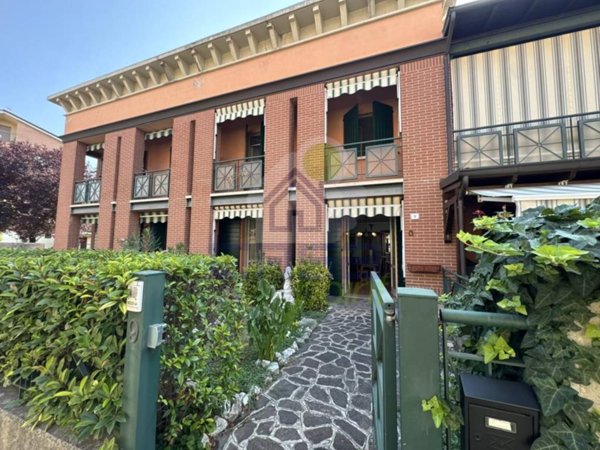 casa indipendente in vendita a Guastalla in zona Pieve