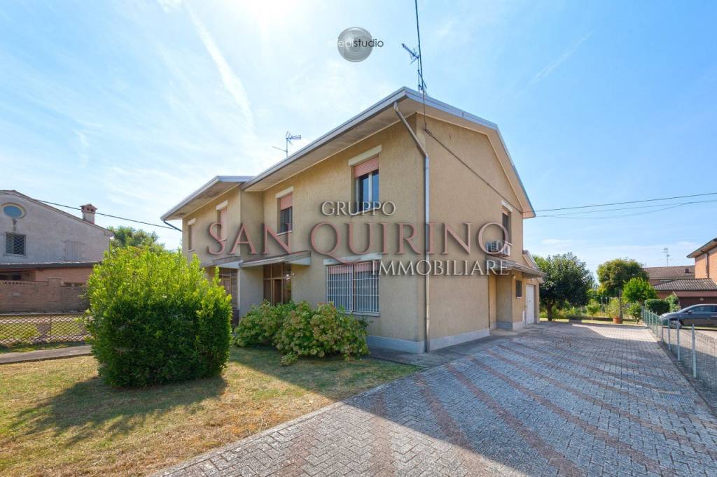 casa indipendente in vendita a Guastalla in zona San Giorgio