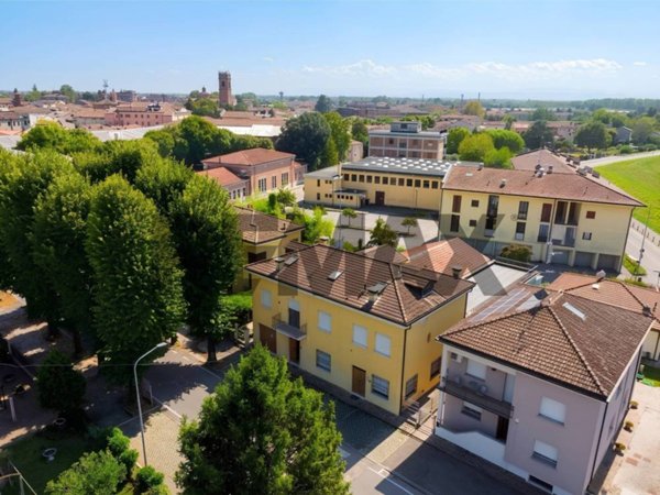 appartamento in vendita a Guastalla in zona Pieve