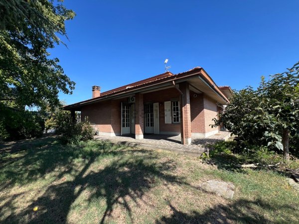casa indipendente in vendita a Guastalla in zona San Rocco