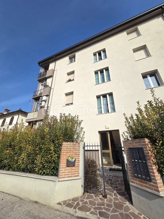 appartamento in vendita a Guastalla in zona Pieve