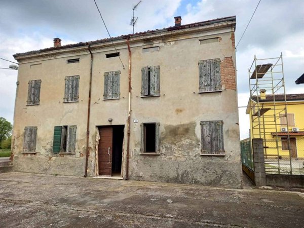 casa indipendente in vendita a Luzzara in zona Codisotto
