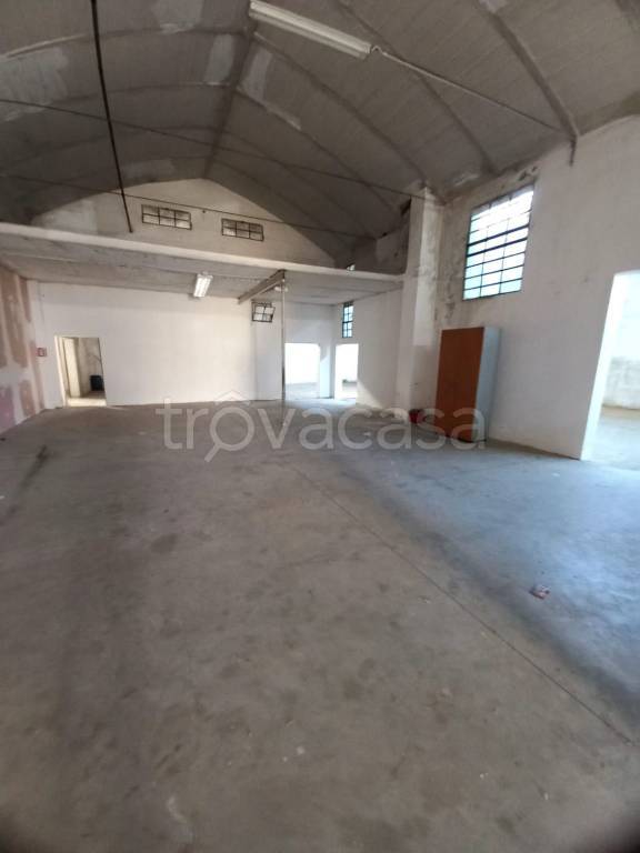 locale commerciale in vendita a Luzzara