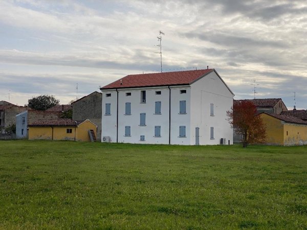 casa indipendente in vendita a Luzzara in zona Casoni
